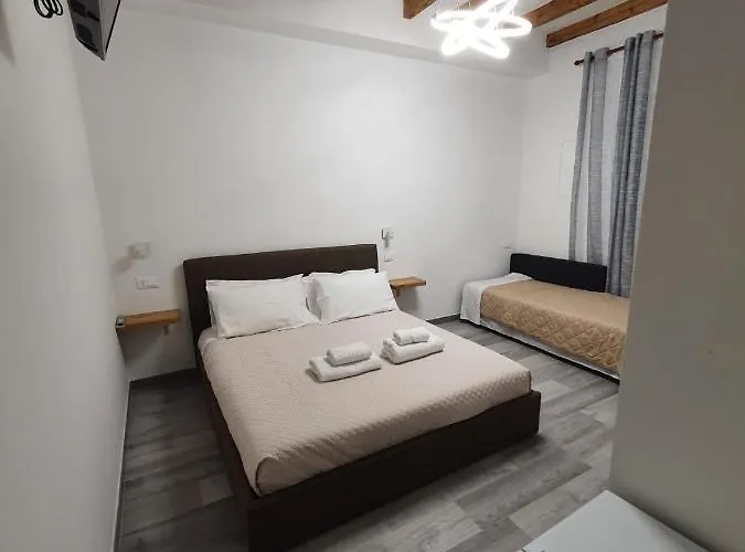 5 Terre Station Rooms
